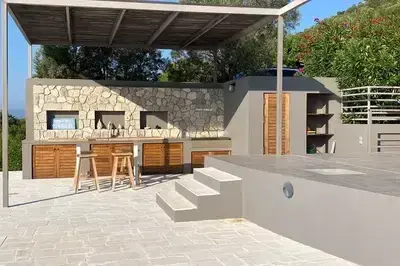 Villa Oneiro-Dreamy luxury villa with private access to the sea in Sivota!
