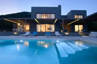 Villa Oneiro-Dreamy luxury villa with private access to the sea in Sivota!