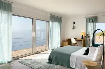 Villa Oneiro-Dreamy luxury villa with private access to the sea in Sivota!