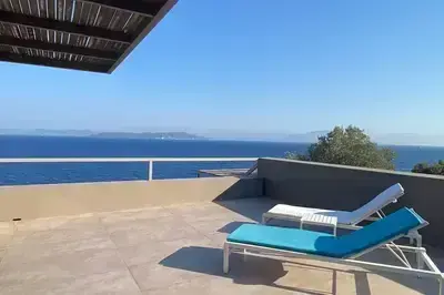 Villa Oneiro-Dreamy luxury villa with private access to the sea in Sivota!