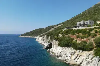 Villa Oneiro-Dreamy luxury villa with private access to the sea in Sivota!