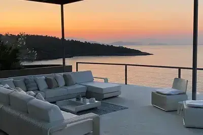 Villa Oneiro-Dreamy luxury villa with private access to the sea in Sivota!