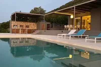 Villa Oneiro-Dreamy luxury villa with private access to the sea in Sivota!