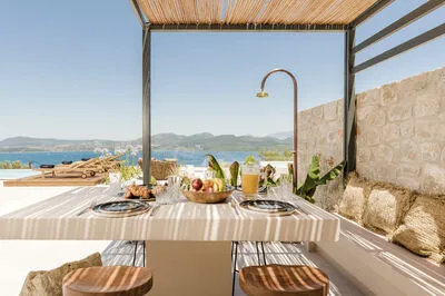 Villa Agapanthus with sea view in Nikiana