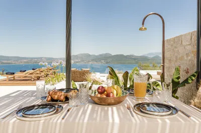 Villa Agapanthus with sea view in Nikiana