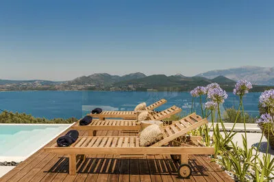 Villa Agapanthus with sea view in Nikiana