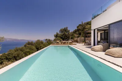 Villa Agapanthus with sea view in Nikiana