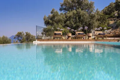 Villa Agapanthus with sea view in Nikiana