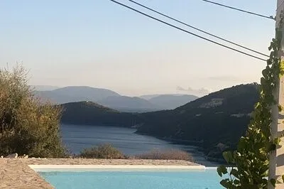 Villa Magiko, luxury close to Mikros Gialos beach