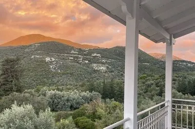 Villa Magiko, luxury close to Mikros Gialos beach