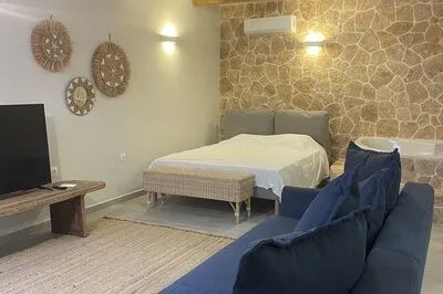 Villa Magiko, luxury close to Mikros Gialos beach
