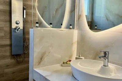 Luxury apartment close to Agios Ioannis beach and to Lefkada town.