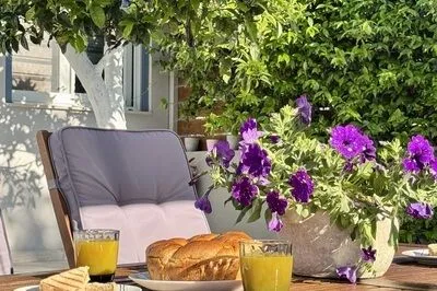  Luxury apartment close to Agios Ioannis beach and to Lefkada town.