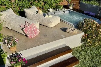  Luxury apartment close to Agios Ioannis beach and to Lefkada town.