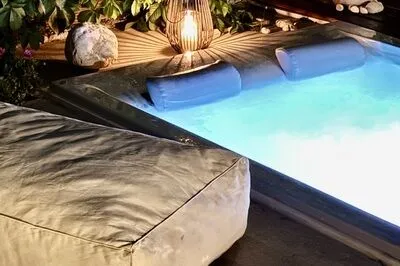  Luxury apartment close to Agios Ioannis beach and to Lefkada town.