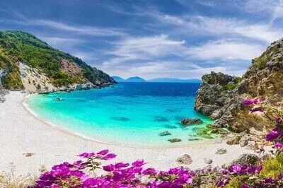  Luxury apartment close to Agios Ioannis beach and to Lefkada town.