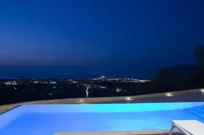 Elegant Greek Island Villa with Pool