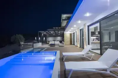 Elegant Greek Island Villa with Pool