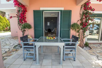 Beautiful Villas w/private pool & stunning seaviews