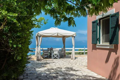 Beautiful Villas w/private pool & stunning seaviews