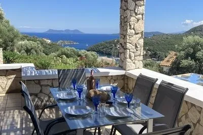 Villa Eleanor, a private villa 10min walk to Sivota Bay 