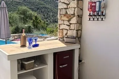 Villa Eleanor, a private villa 10min walk to Sivota Bay 