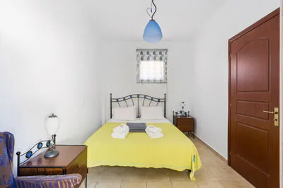 Luxury villa w/pool, amazing seaviews, 5 mins walk to the beach