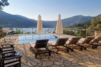 Villa Panorea-A Wonderful new villa with private swimming pool, into nature