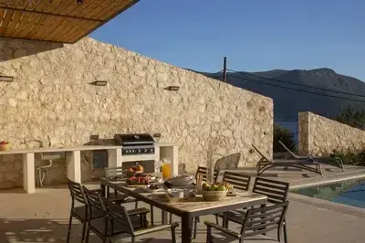 Amber by the sea – Elegant Villa with amazing view and XLarge Infinity Pool