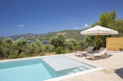 Petrolithos Coastal Retreats - Villa Skinos