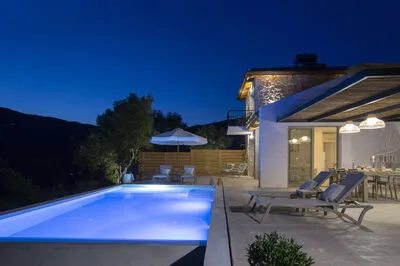 Petrolithos Coastal Retreats - Villa Skinos