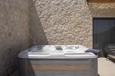 Amber by the sea – Elegant Villa with amazing view and XLarge Infinity Pool