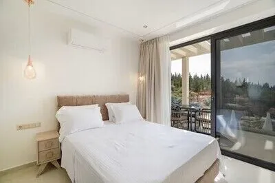 Villa Norelia – Exclusive Luxury Villa with Private Pool, Jacuzzi & Breatht