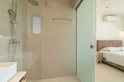 Villa Norelia – Exclusive Luxury Villa with Private Pool, Jacuzzi & Breatht