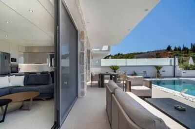 Villa Norelia – Exclusive Luxury Villa with Private Pool, Jacuzzi & Breatht