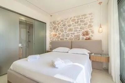 Villa Norelia – Exclusive Luxury Villa with Private Pool, Jacuzzi & Breatht