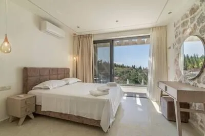 Villa Norelia – Exclusive Luxury Villa with Private Pool, Jacuzzi & Breatht