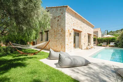 PAPADRIA - LUXURY HIDEAWAY