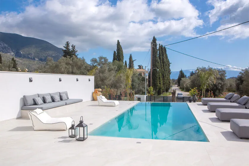 CHIC Moderne Luxusvilla mit privatem Pool, 800 m von Nidri entfernt Main photo of the rental