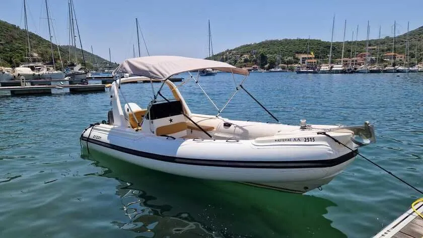 Orizon 580 with 140HP 4 stroke engine! Main photo of the rental