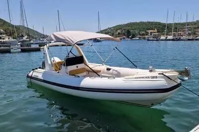 Orizon 580 with 140HP 4 stroke engine!