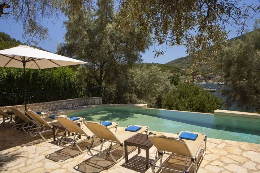 Villa Amoudia - Luxusvilla am Strand mit privatem Pool Main photo of the rental