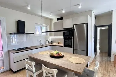The alley apartment