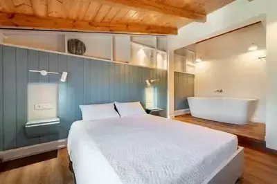 allure boutique hotel