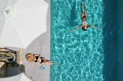 Relaxing 3-Bedroom Suite 6 with Jaccuzi by Vathi Harbor