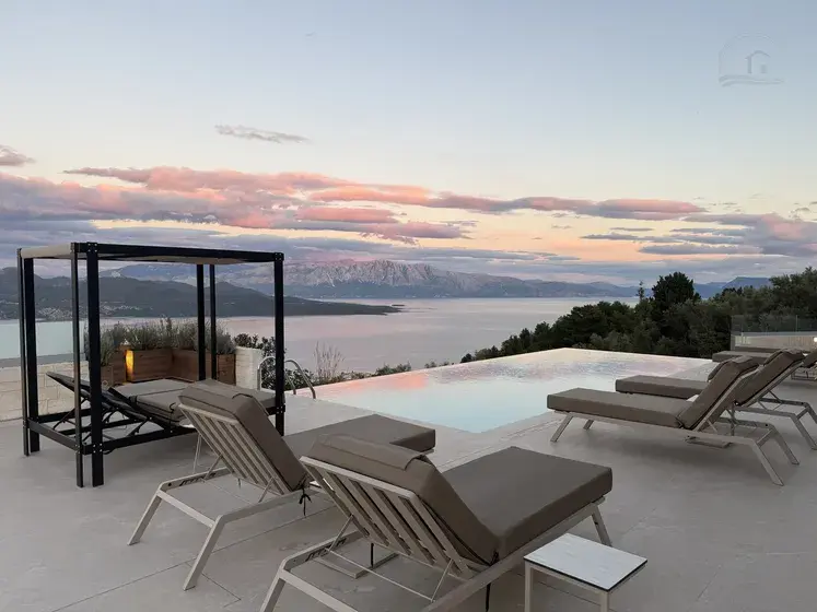 The View - A breathtaking Location. An Exceptional Villa Main photo of the rental