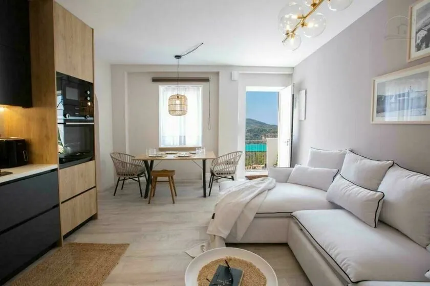 Zu verkaufen: Apartment mit Meer- und Bergblick in Exanthia, Lefkada Main photo of the rental