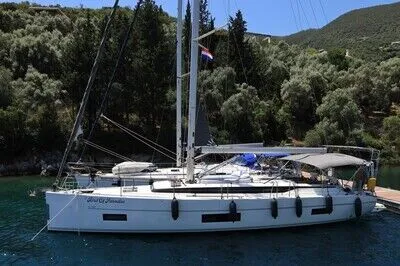 Weekly and Daily Private Sailing Experiences in Greece